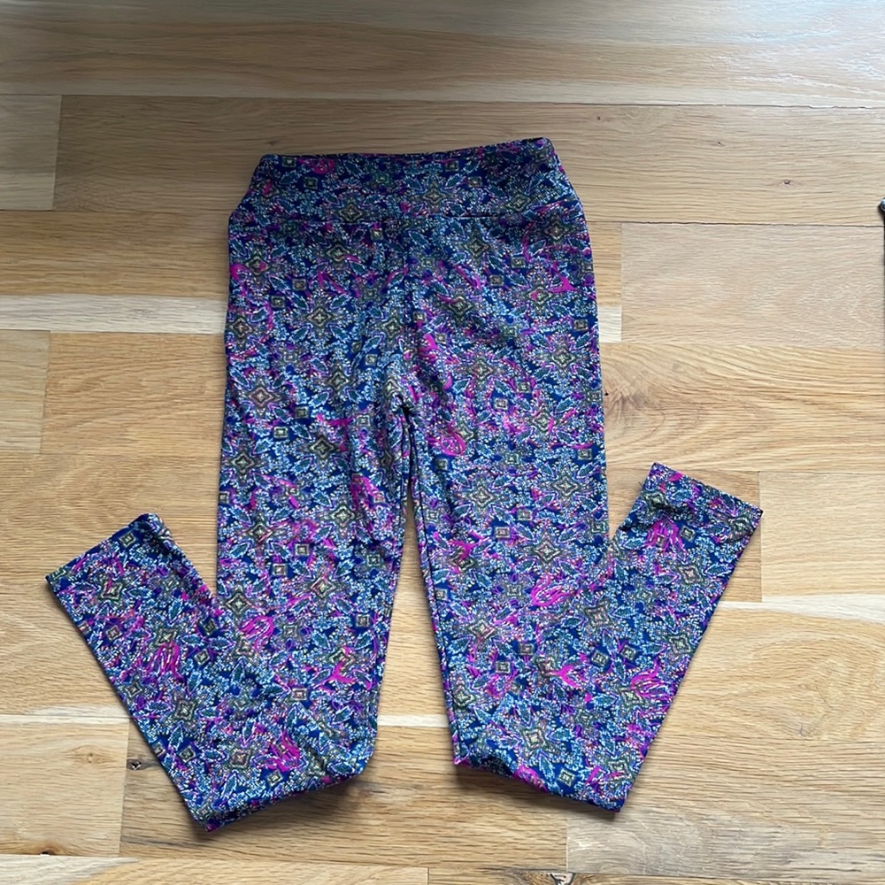 New kids lularoe leggings pink and purple pattern size 8